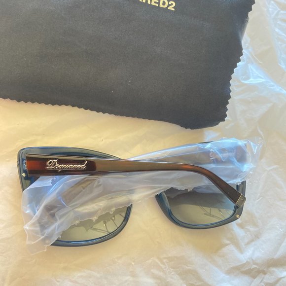 DSquared2 DQ0098 tipped tortoise arms gradient lens blue framed sunglasses main image 6